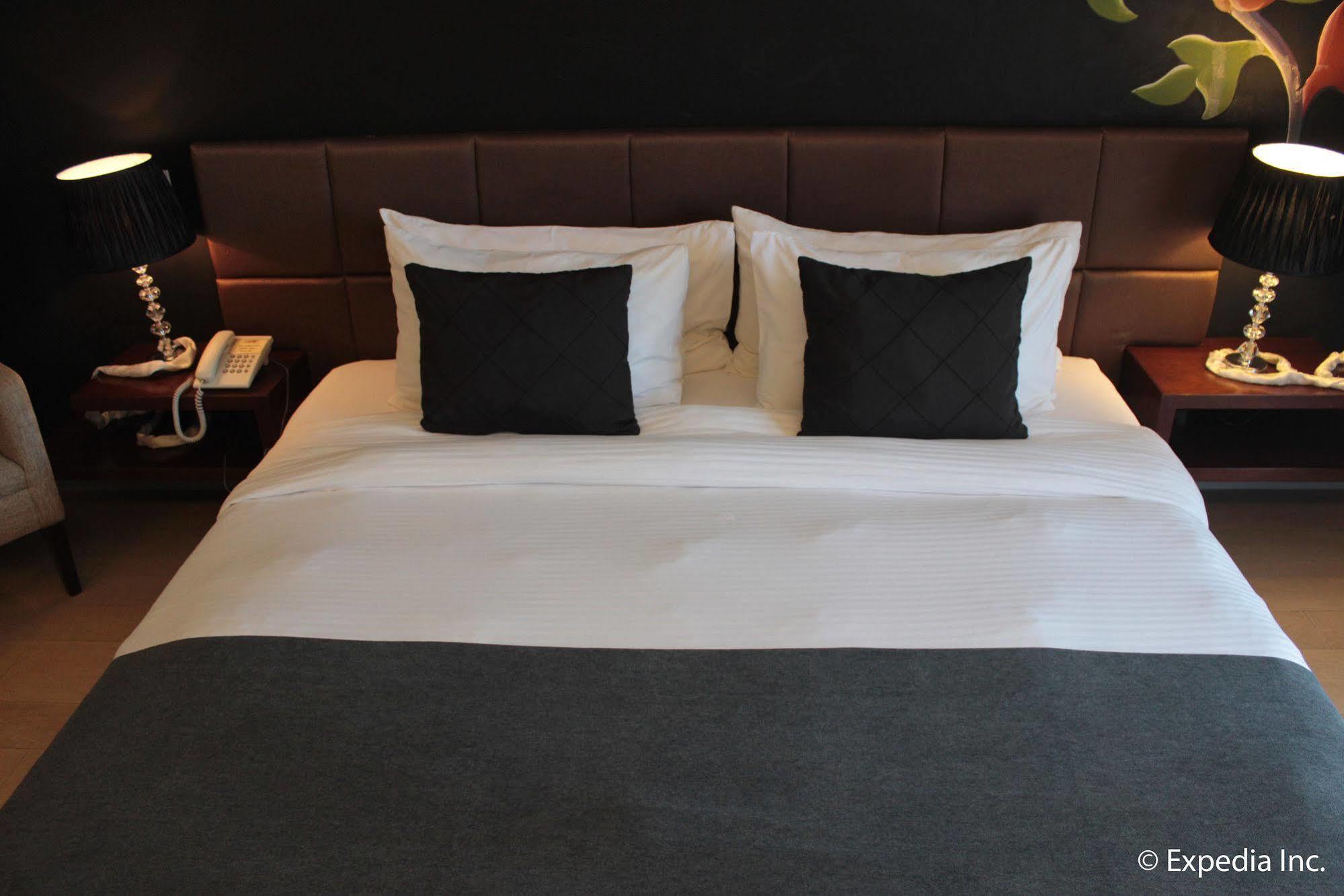 Segara Suites Olongapo Luaran gambar