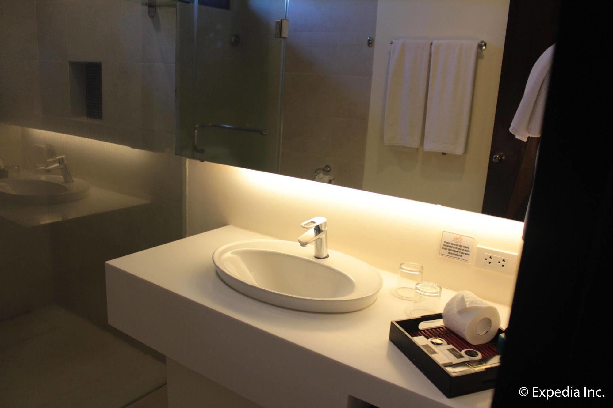 Segara Suites Olongapo Luaran gambar