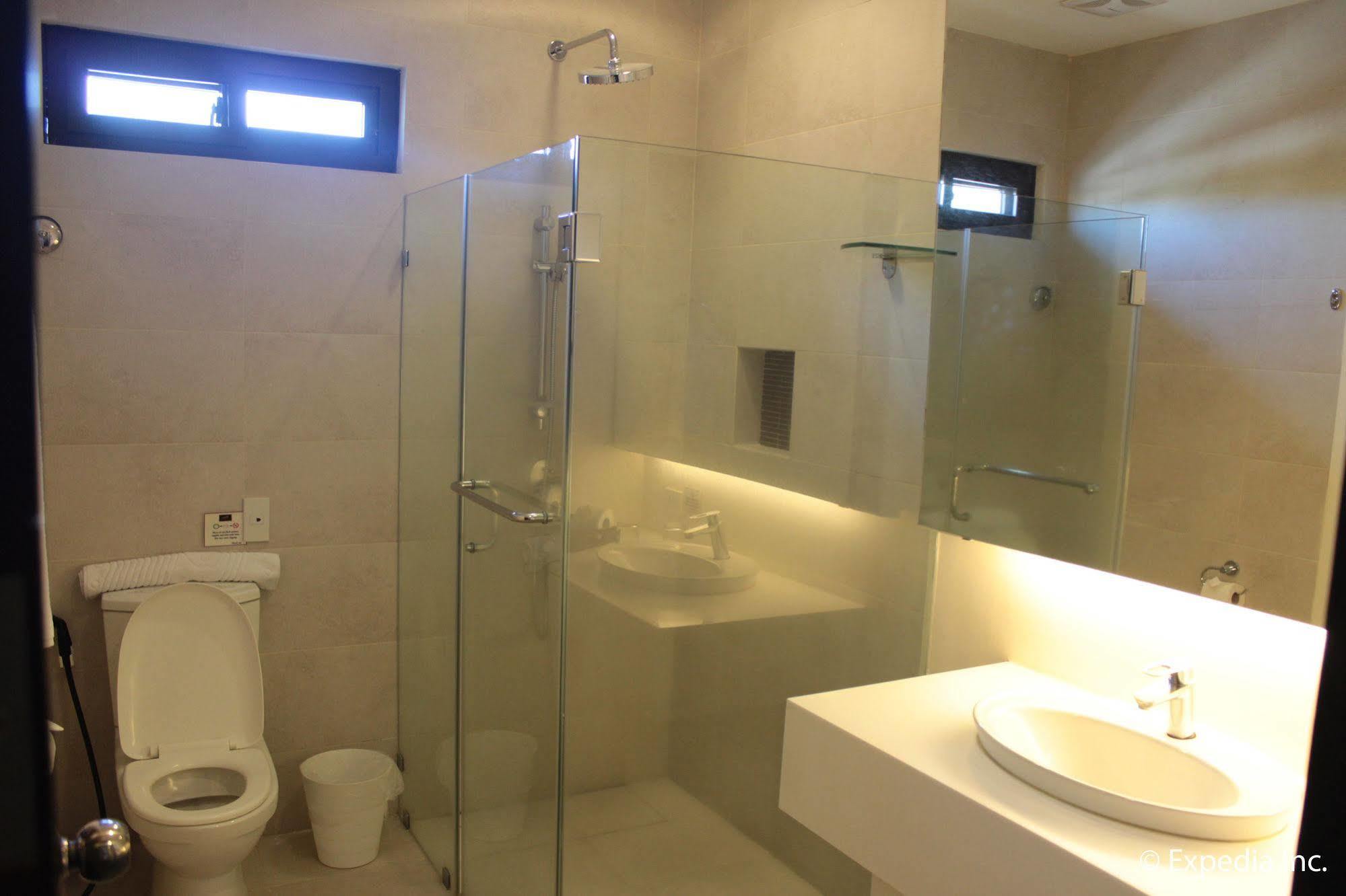 Segara Suites Olongapo Luaran gambar