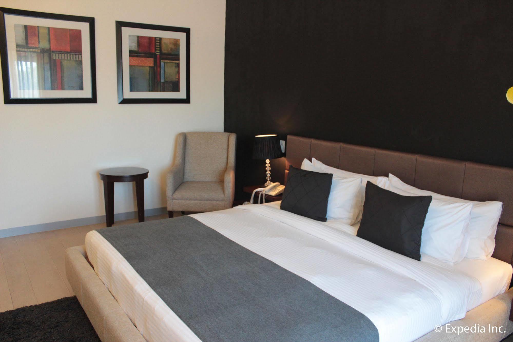 Segara Suites Olongapo Luaran gambar